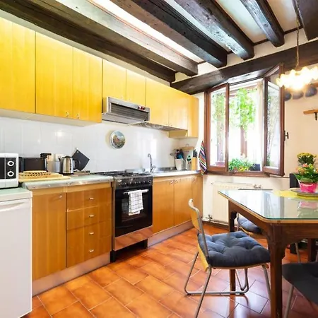 Magic Central On Quiet Canal, Wifi, Ac Apartment