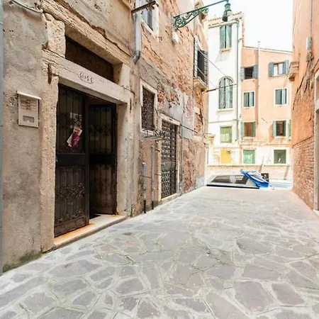 Magic Central On Quiet Canal, Wifi, Ac Apartment Venice